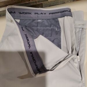 40 X 32 Roundtree & Yorke Gray Dress Pants